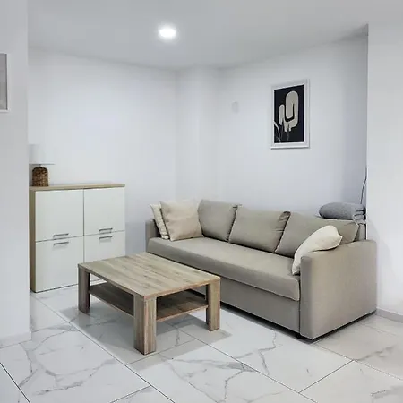 Stara Posta 1 * Гросупле